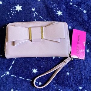 Betsey Johnson Wrislet Wallet